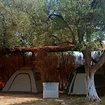 Ullishtja Parque de Campismo *