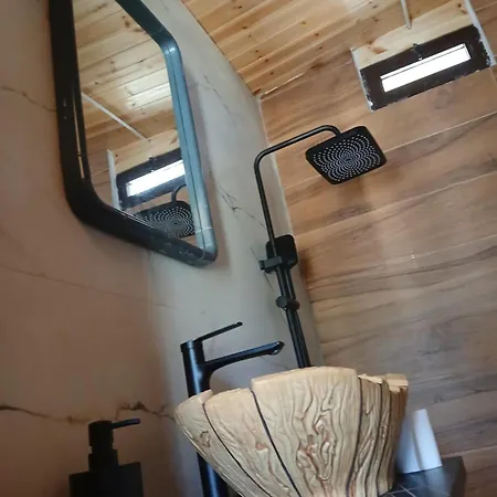 Ullishtja Camping Qeparo