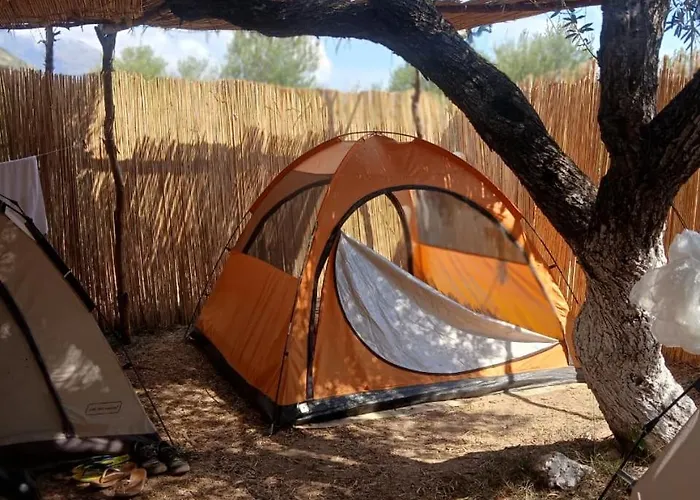 Ullishtja Kamp alanı *